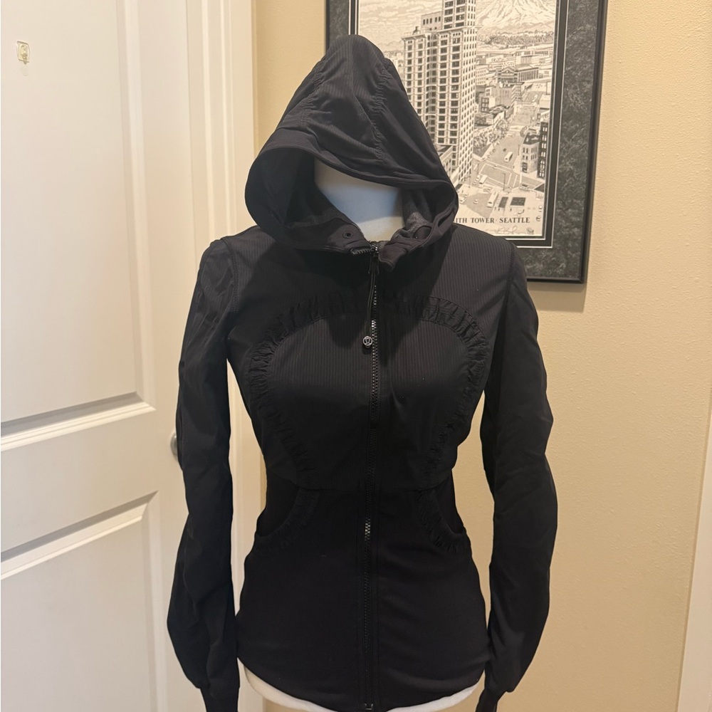 EUC Lululemon Women's Black/Gray REVERSIBILE Hooded Jacket Sz 4